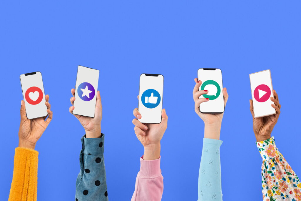 Social media in medical communication: opportunities and risks
