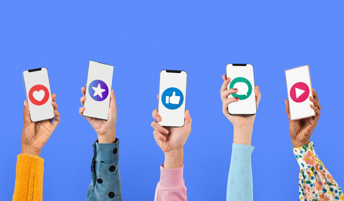 Social media in medical communication: opportunities and risks